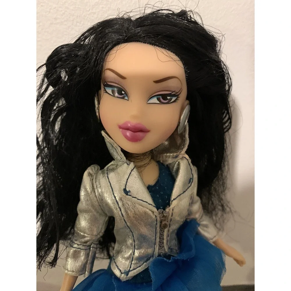 MGA 2012 Bratz Fashion Stylistz Pack Jade Doll HTF! One Shoe‎